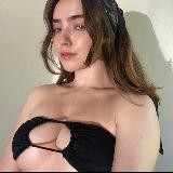 Sophia Viotto 🍓 Angelwoof