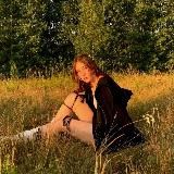девочка с ленточками>