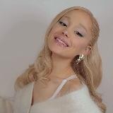 Ariana Grande Info ☀️