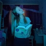 hot women читают 📚